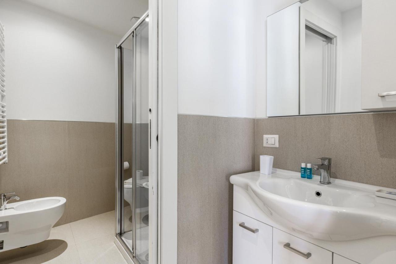 Top Accommodations In The Heart Of Milano! Bagian luar foto