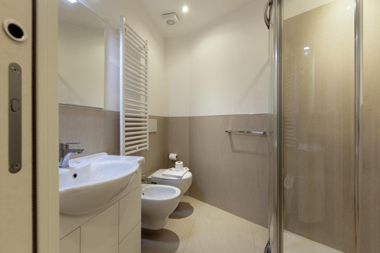 Top Accommodations In The Heart Of Milano! Bagian luar foto