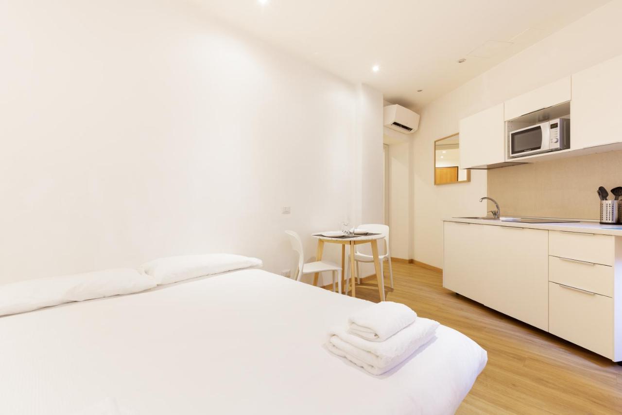 Top Accommodations In The Heart Of Milano! Bagian luar foto